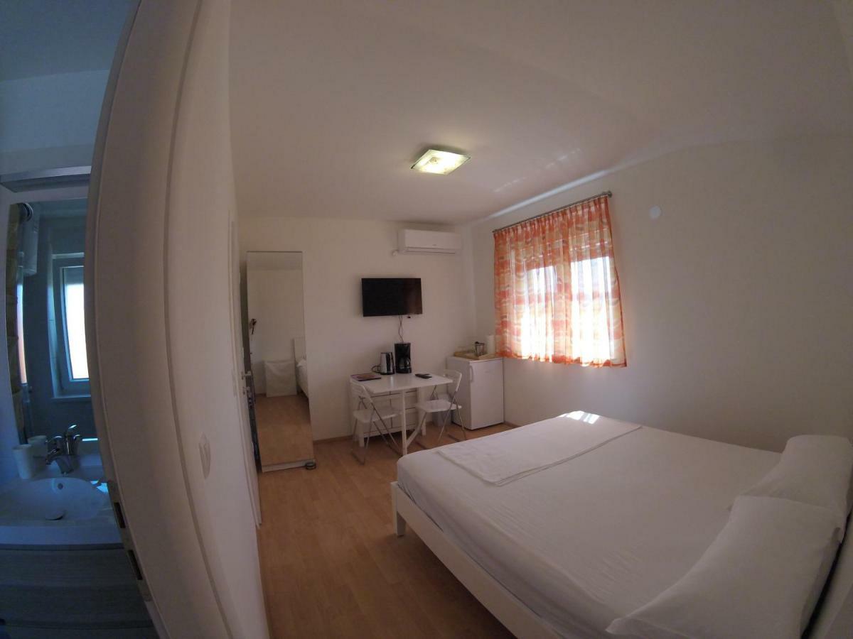 Apartments Babic Sukosan Exterior photo